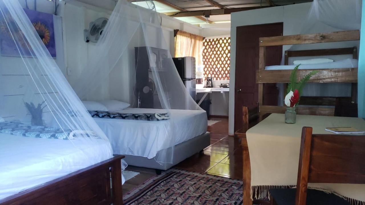 Hostal Cecilia Puerto Viejo de Talamanca Eksteriør billede