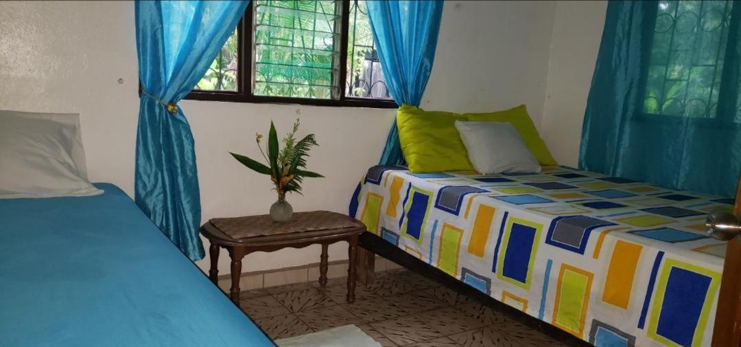 Hostal Cecilia Puerto Viejo de Talamanca Eksteriør billede