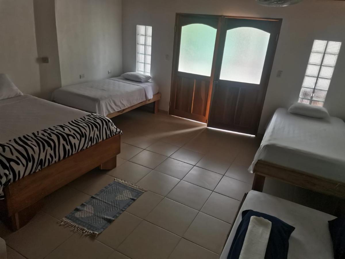 Hostal Cecilia Puerto Viejo de Talamanca Eksteriør billede