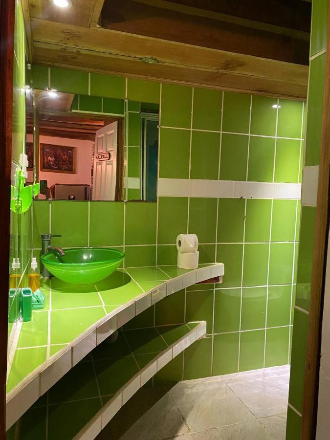 Hostal Cecilia Puerto Viejo de Talamanca Eksteriør billede