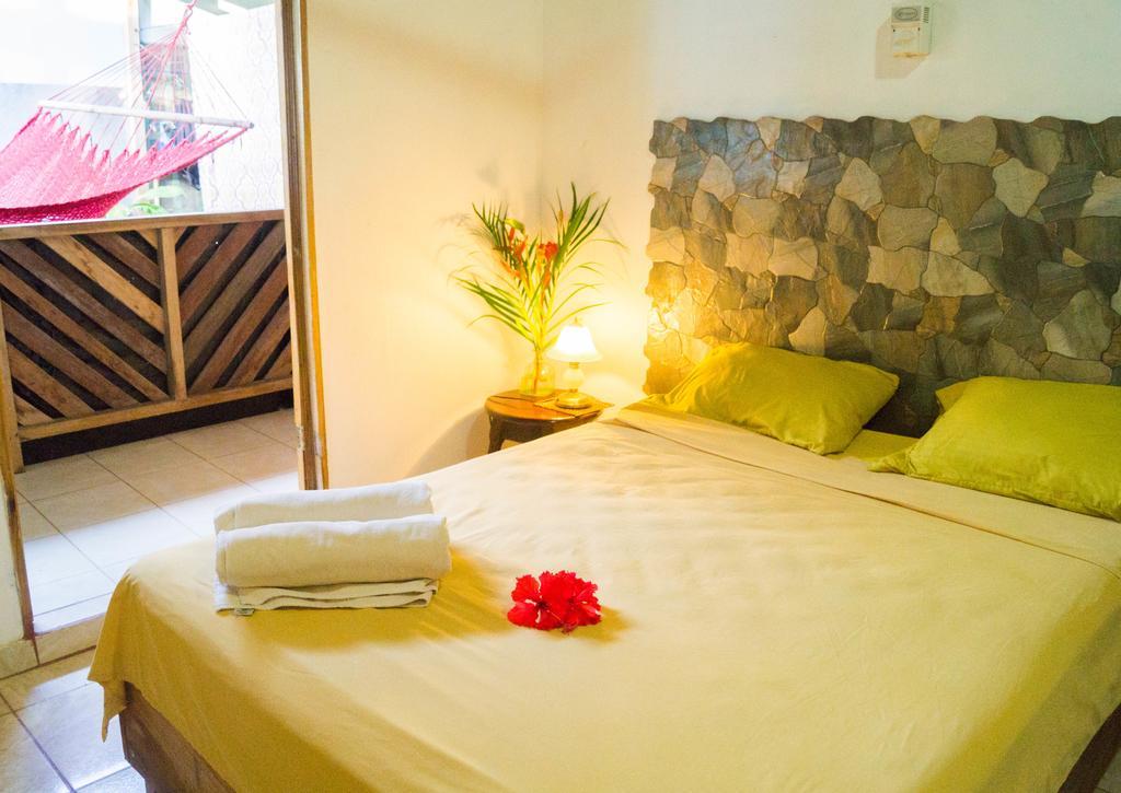 Hostal Cecilia Puerto Viejo de Talamanca Eksteriør billede
