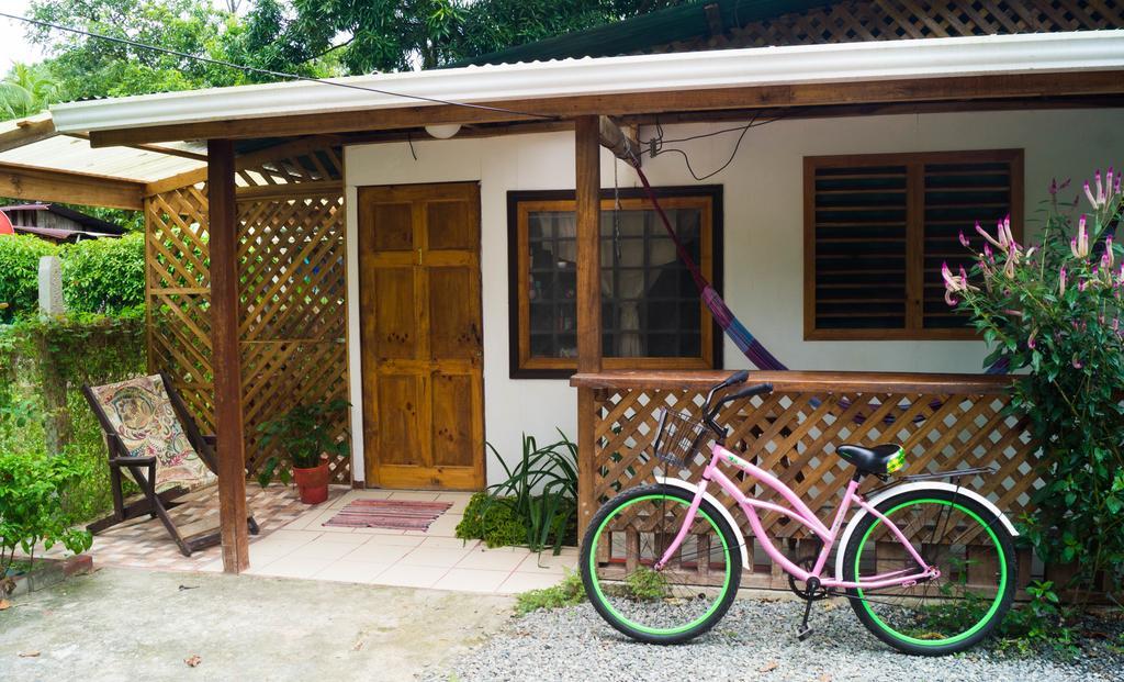 Hostal Cecilia Puerto Viejo de Talamanca Eksteriør billede