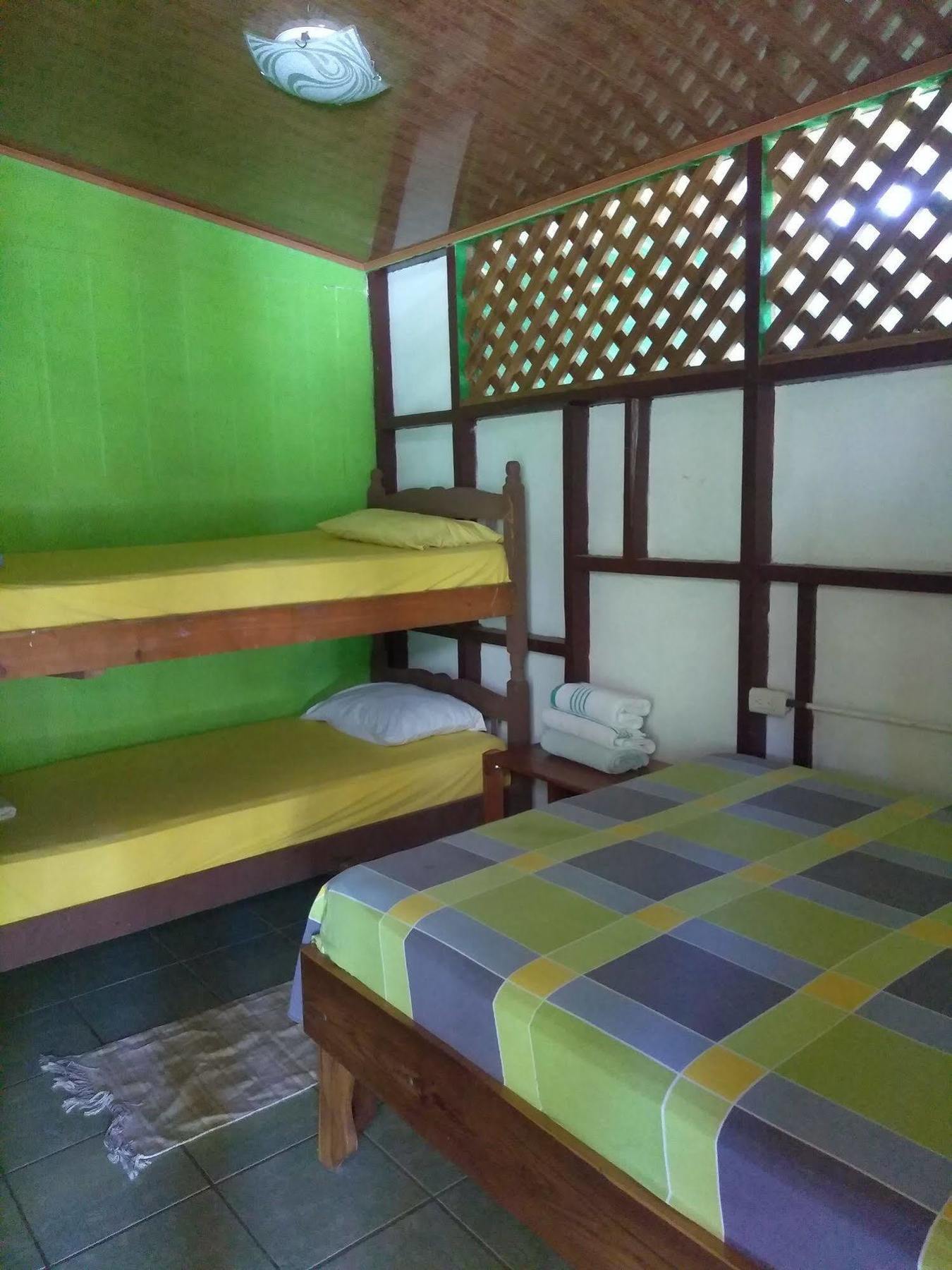 Hostal Cecilia Puerto Viejo de Talamanca Eksteriør billede