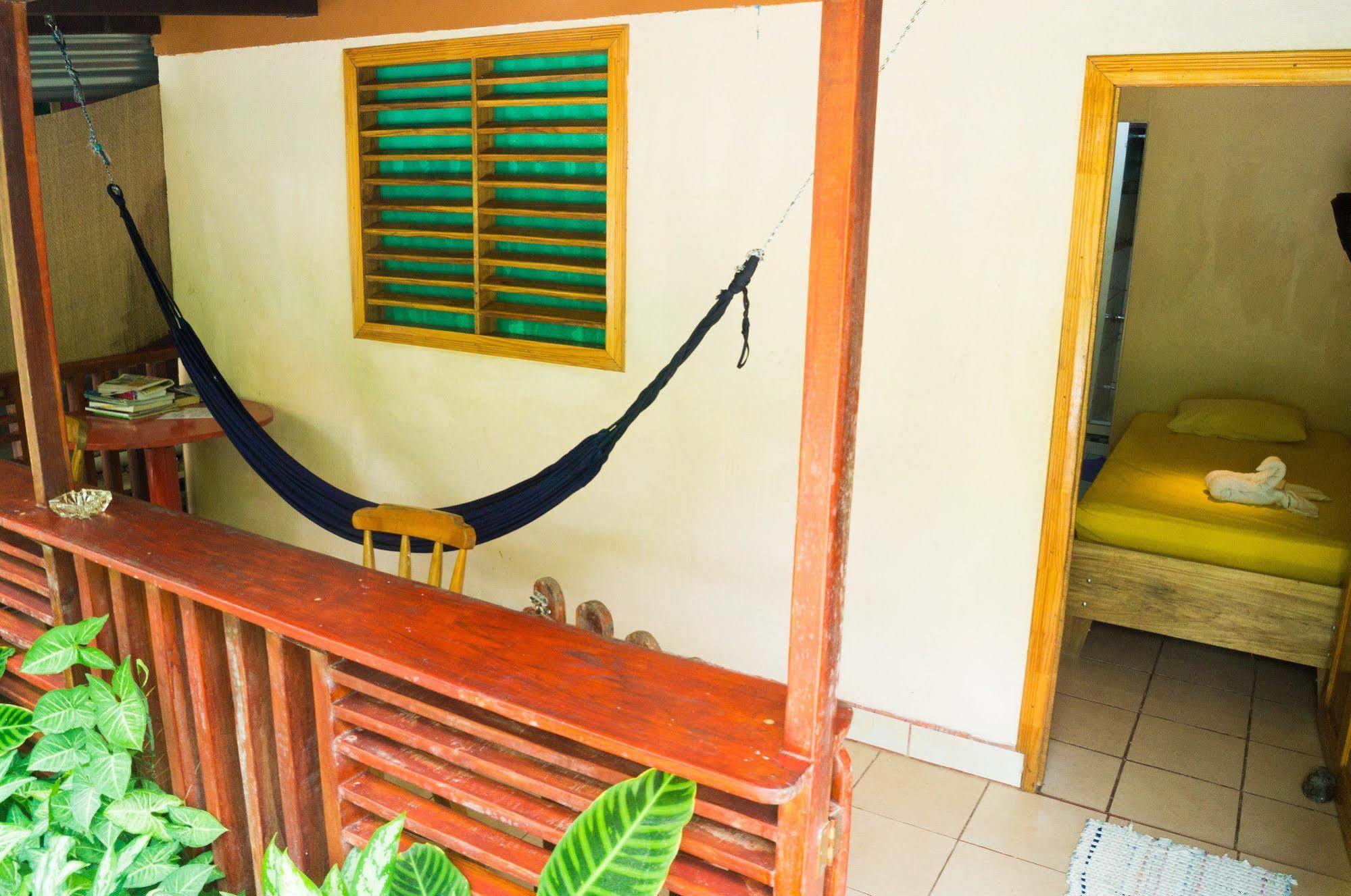 Hostal Cecilia Puerto Viejo de Talamanca Eksteriør billede