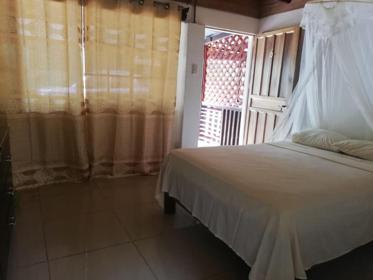 Hostal Cecilia Puerto Viejo de Talamanca Eksteriør billede